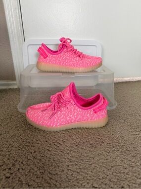 Kids Bright Pink Knit Light Up Sneakers 2